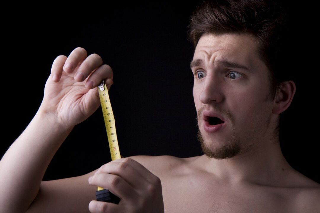 E Mann huet säi Penis mat Soda Kompressen vergréissert